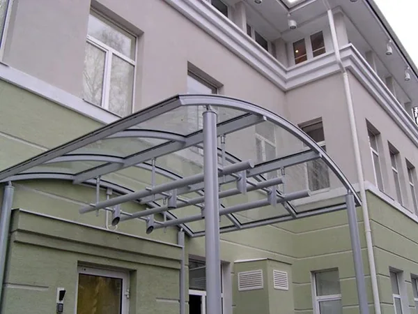 Козырьки и навесы на металлическом каркасе — ракурс 2