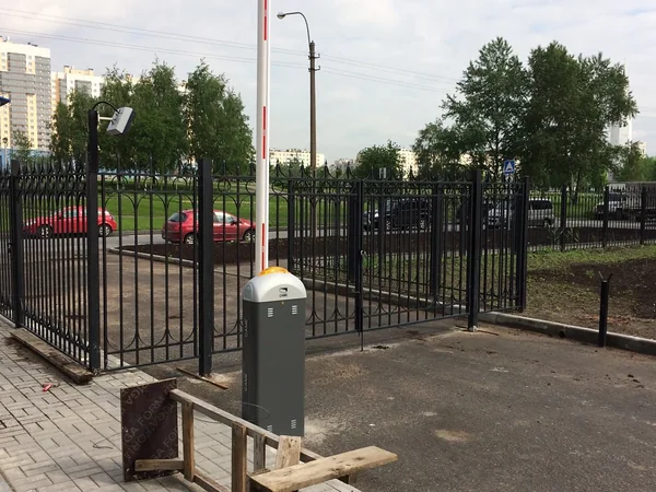 Металлические заборы и ворота — ракурс 3