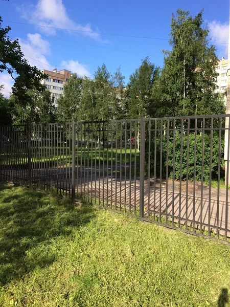 Металлические заборы и ворота — ракурс 8