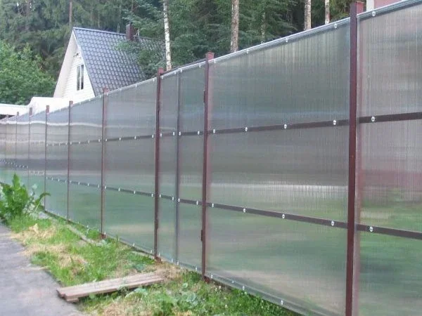 Металлические заборы и ворота — ракурс 4